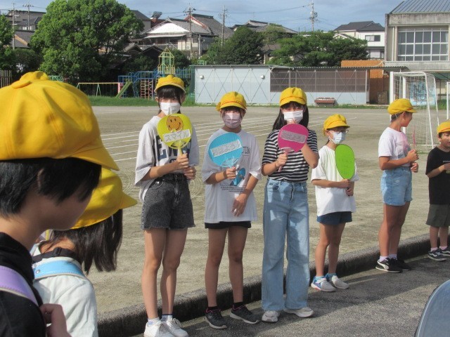 立哨・あいさつ運動 (3).JPG